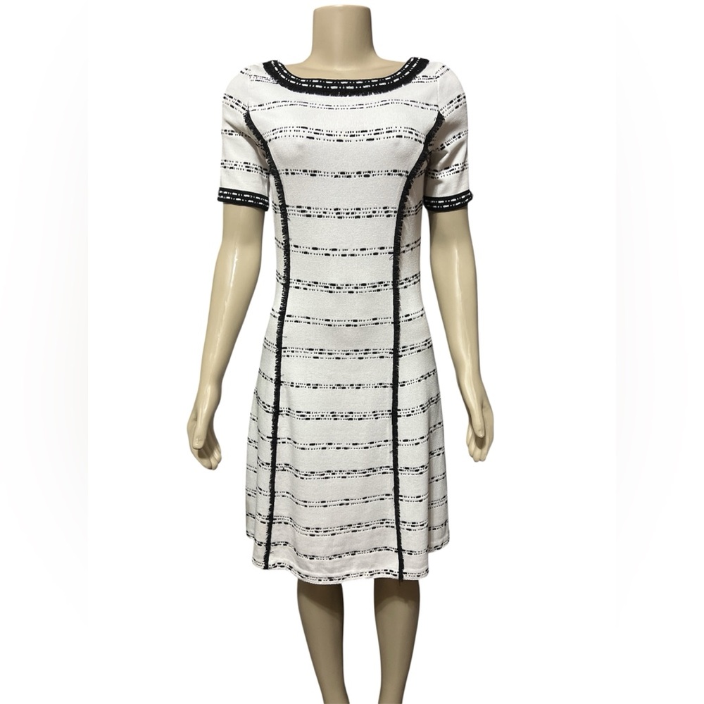 NWT Ming Wang Size XXS Aria Soft Knit Frey Trimmed Knee Length Dress Stripe